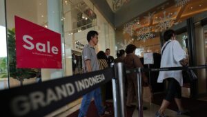 108082285-1736138112852-gettyimages-1903204730-INDONESIA_MALL.jpeg