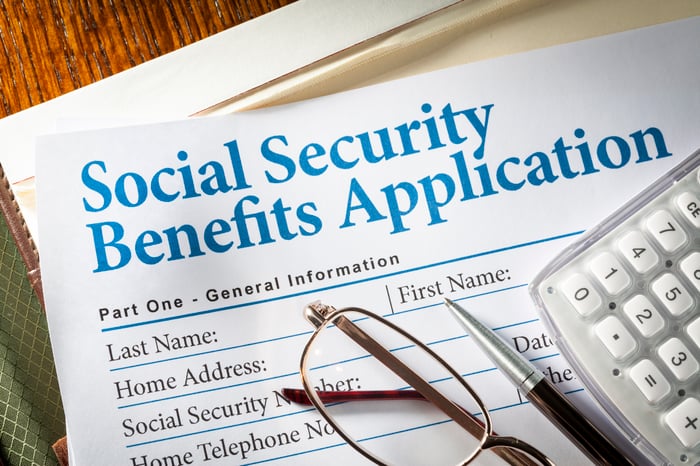 Is It Better to Collect Social Security at 62, 65,