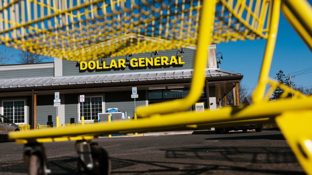 108026143-1724781789857-gettyimages-1827147996-DOLLAR_GENERAL_EARNS.jpeg