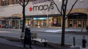 108086388-1736879940974-gettyimages-2193336709-MACYS_CLOSURES.jpeg